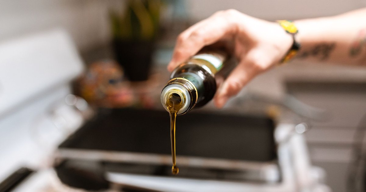 Walnut oil storage guide — how long it lasts