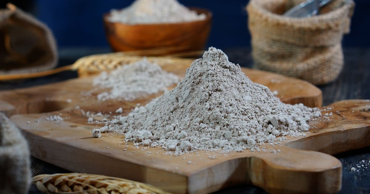Whole wheat flour storage guide — how long it lasts